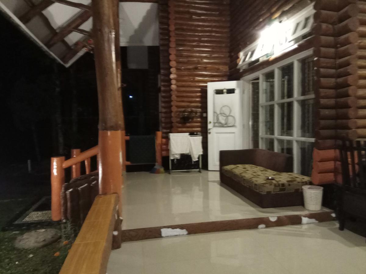 Vila Kota Bunga Private Pool プンチャック エクステリア 写真