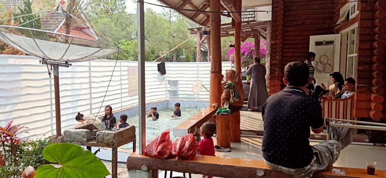 Vila Kota Bunga Private Pool プンチャック エクステリア 写真